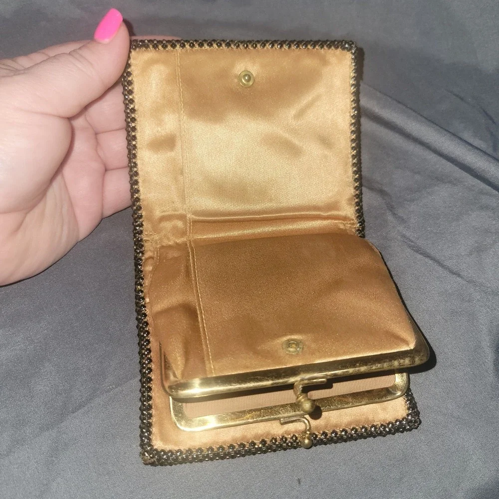 Vintage Whiting And Davis Black Gold Mesh Wallet Kiss Lock Snap Coin Purse